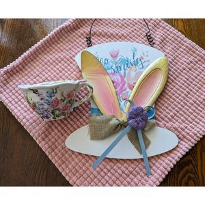 Bundle of two (2) spring theme items